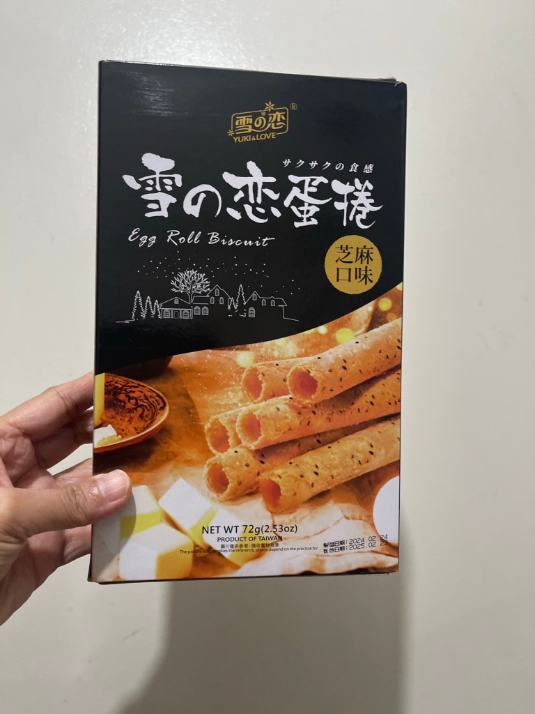 Egg Roll Biscuit with Black Sesame Seeds