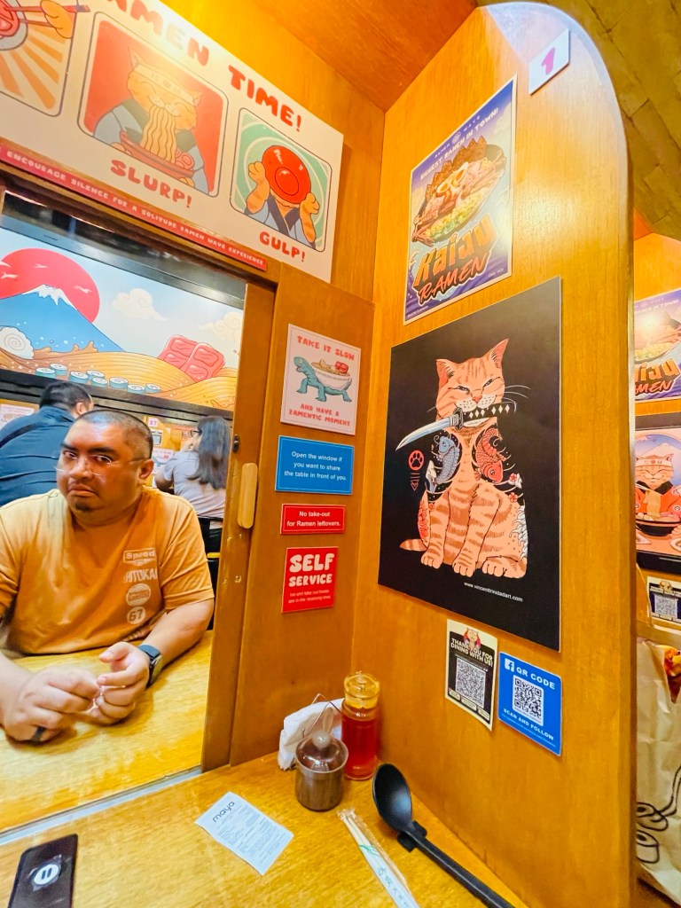 Right side display of the partitioned dining booth​