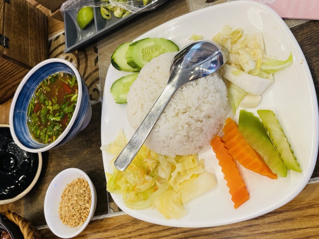 Rice platter with soup (Braised fish in clay pot Meal)