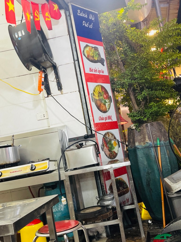 Bánh Mì Phố Cổ with menu