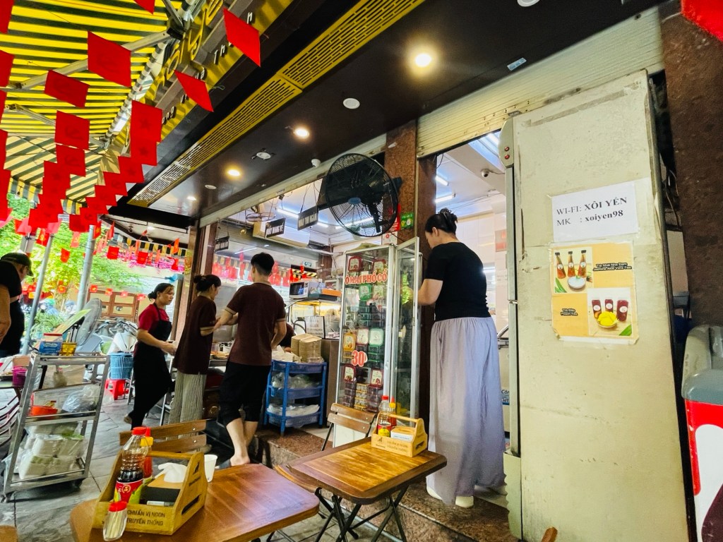Where the orders are prepared for Xôi Yến Customers